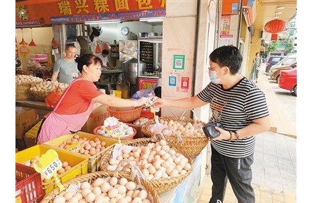 節(jié)前市場探物價：糧油價格穩(wěn)定 蔬菜雞蛋價格回落