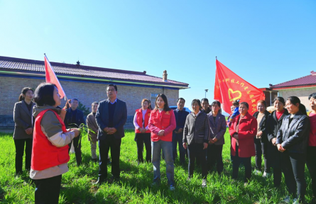 甘肅慶陽(yáng)：“巾幗科技助農(nóng)直通車(chē)”助農(nóng)民增收致富